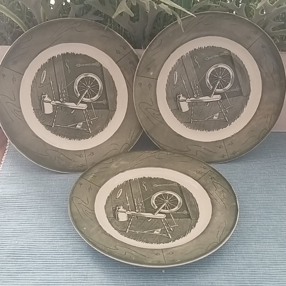 Colonial Homestead by Royal - Picture 1 of 8